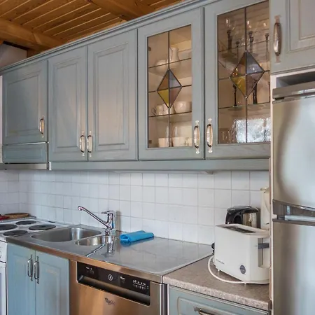 Holiday home Vaarapirtti - Taehti By Interhome *
